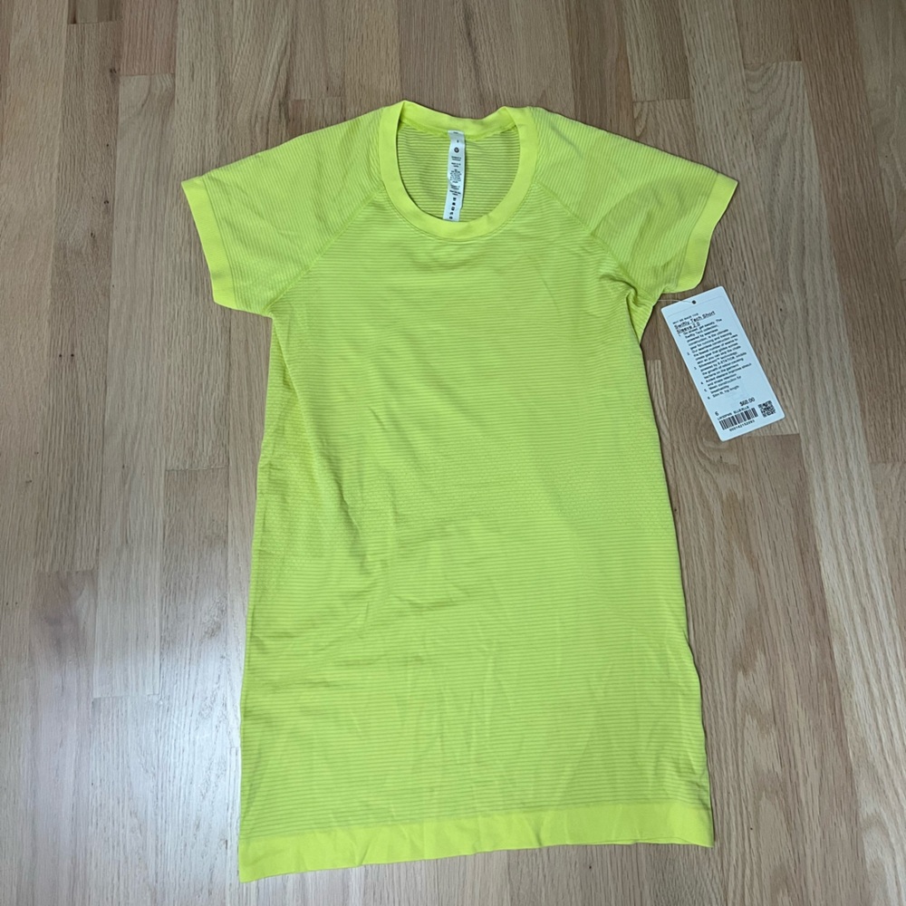 lululemon athletica Yellow Short Sleeve Tee